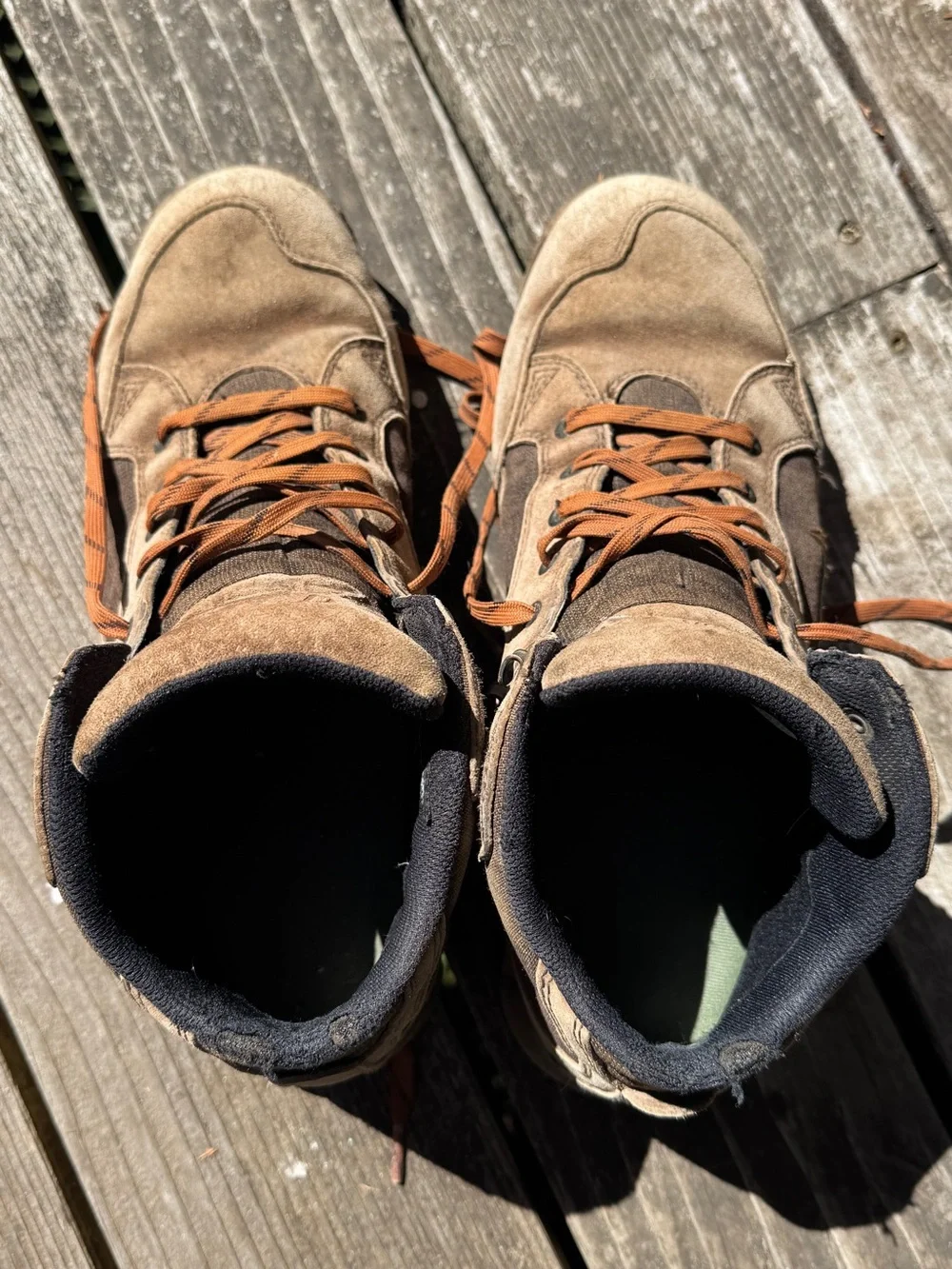 Size 11 - Men’s Danner Skyridge mid waterproof Boots Dark Earth